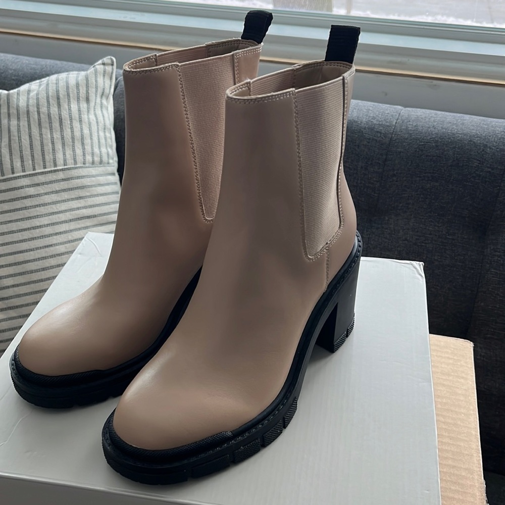 Marc Fisher Vanlisa boot 6.5